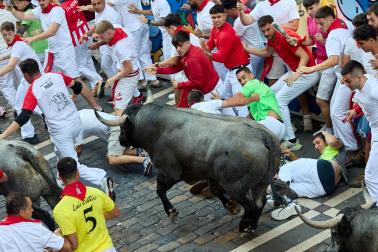 Fotos del quinto encierro de San Fermín 2026 en Pamplona