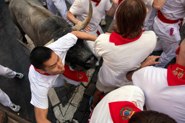 Fotos del quinto encierro de San Fermín 2026 en Pamplona
