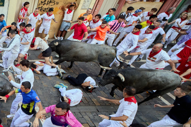 Fotos del quinto encierro de San Fermín 2026 en Pamplona
