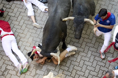 Fotos del quinto encierro de San Fermín 2026 en Pamplona