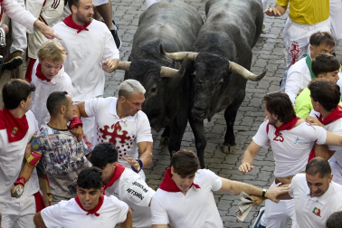 Fotos del quinto encierro de San Fermín 2026 en Pamplona