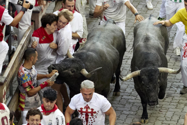 Fotos del quinto encierro de San Fermín 2026 en Pamplona