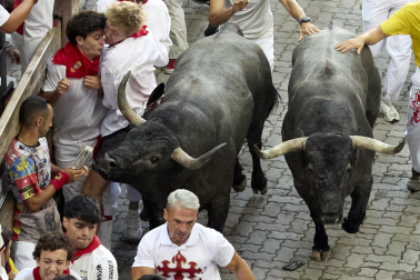 Fotos del quinto encierro de San Fermín 2026 en Pamplona