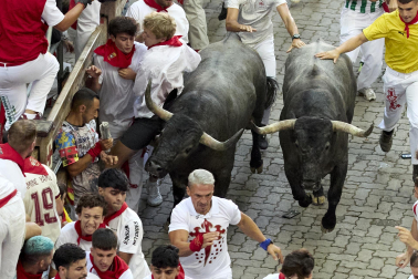 Fotos del quinto encierro de San Fermín 2026 en Pamplona