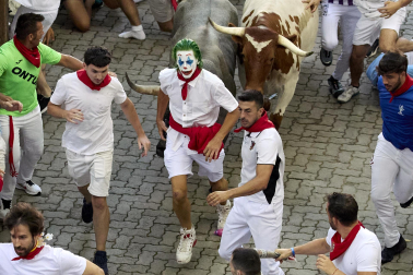 Fotos del quinto encierro de San Fermín 2026 en Pamplona
