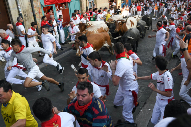 Fotos del quinto encierro de San Fermín 2026 en Pamplona