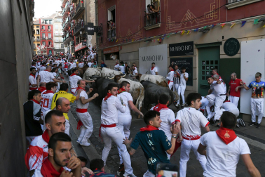 Fotos del quinto encierro de San Fermín 2026 en Pamplona