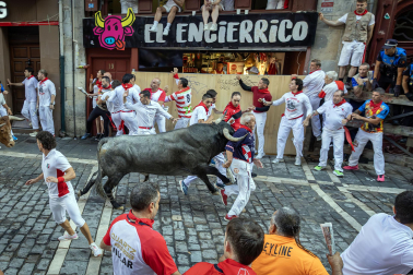 Fotos del quinto encierro de San Fermín 2026 en Pamplona