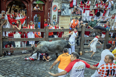 Fotos del quinto encierro de San Fermín 2026 en Pamplona