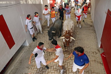 Fotos del quinto encierro de San Fermín 2026 en Pamplona
