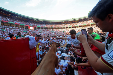 Fotos del quinto encierro de San Fermín 2026 en Pamplona