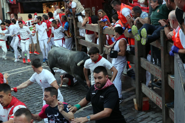 Fotos del quinto encierro de San Fermín 2026 en Pamplona