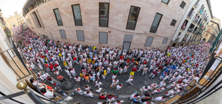 Fotos del quinto encierro de San Fermín 2026 en Pamplona