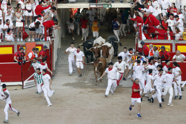 Fotos del quinto encierro de San Fermín 2026 en Pamplona