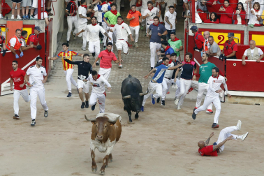 Fotos del quinto encierro de San Fermín 2026 en Pamplona