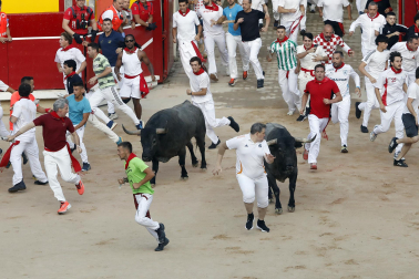Fotos del quinto encierro de San Fermín 2026 en Pamplona