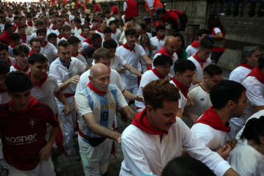 Fotos del quinto encierro de San Fermín 2026 en Pamplona