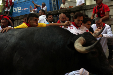 Fotos del quinto encierro de San Fermín 2026 en Pamplona