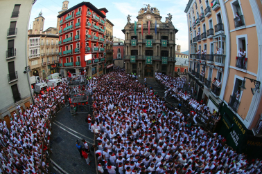 Fotos del quinto encierro de San Fermín 2026 en Pamplona