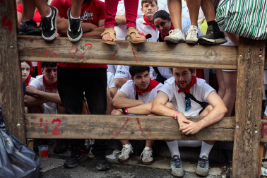 Fotos del quinto encierro de San Fermín 2026 en Pamplona