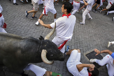Fotos del quinto encierro de San Fermín 2026 en Pamplona