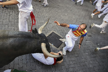 Fotos del quinto encierro de San Fermín 2026 en Pamplona