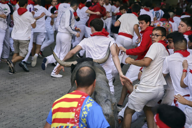 Fotos del quinto encierro de San Fermín 2026 en Pamplona