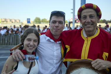 Fotos de la salida de la Comparsa de Gigantes y Cabezudos este 11 de julio de San Fermín 2026