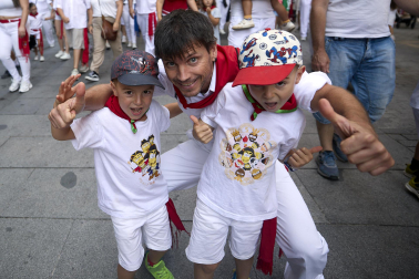 Fotos de la salida de la Comparsa de Gigantes y Cabezudos este 11 de julio de San Fermín 2026