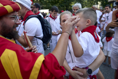 Fotos de la salida de la Comparsa de Gigantes y Cabezudos este 11 de julio de San Fermín 2026