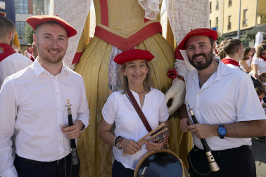 Fotos de la salida de la Comparsa de Gigantes y Cabezudos este 11 de julio de San Fermín 2026