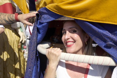 Fotos de la salida de la Comparsa de Gigantes y Cabezudos este 11 de julio de San Fermín 2026