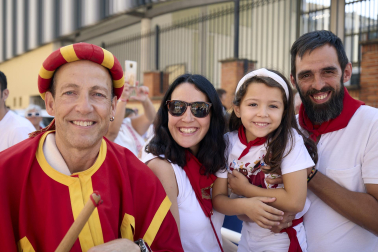 Fotos de la salida de la Comparsa de Gigantes y Cabezudos este 11 de julio de San Fermín 2026