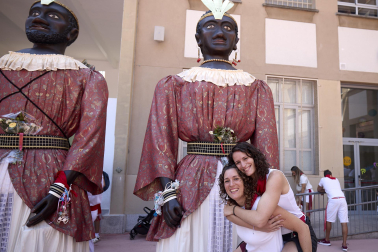 Fotos de la salida de la Comparsa de Gigantes y Cabezudos este 11 de julio de San Fermín 2026