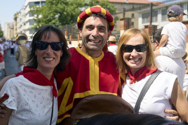 Fotos de la salida de la Comparsa de Gigantes y Cabezudos este 11 de julio de San Fermín 2026
