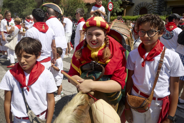 Fotos de la salida de la Comparsa de Gigantes y Cabezudos este 11 de julio de San Fermín 2026