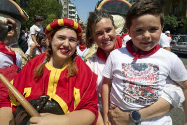 Fotos de la salida de la Comparsa de Gigantes y Cabezudos este 11 de julio de San Fermín 2026