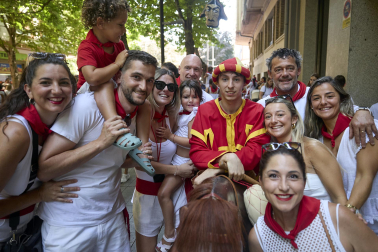Fotos de la salida de la Comparsa de Gigantes y Cabezudos este 11 de julio de San Fermín 2026