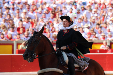 Los diestros Antonio Ferrera, Juan de Castilla e Isaac Fonseca ante los astados de José Escolar Gil en la quinta corrida de la Feria del Toro 2026