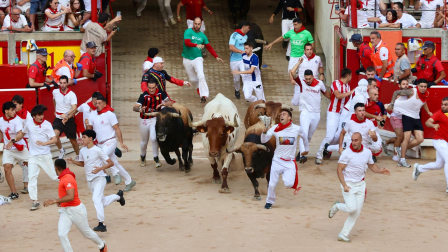 Fotos del sexto encierro de San Fermín 2026 en Pamplona