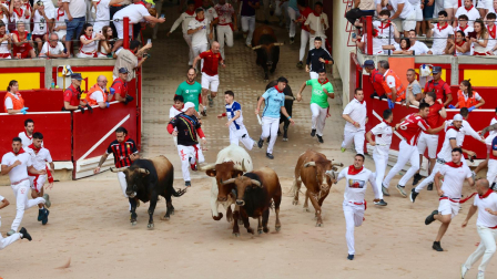 Fotos del sexto encierro de San Fermín 2026 en Pamplona