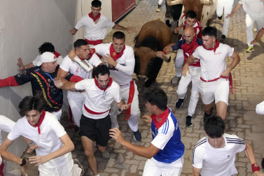 Fotos del sexto encierro de San Fermín 2026 en Pamplona