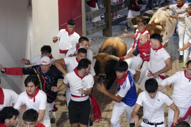 Fotos del sexto encierro de San Fermín 2026 en Pamplona