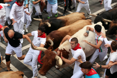 Fotos del sexto encierro de San Fermín 2026 en Pamplona