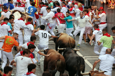 Fotos del sexto encierro de San Fermín 2026 en Pamplona