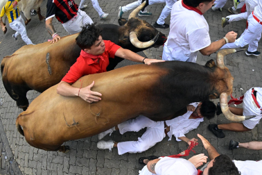 Fotos del sexto encierro de San Fermín 2026 en Pamplona