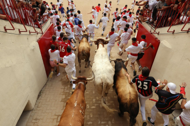 Fotos del sexto encierro de San Fermín 2026 en Pamplona