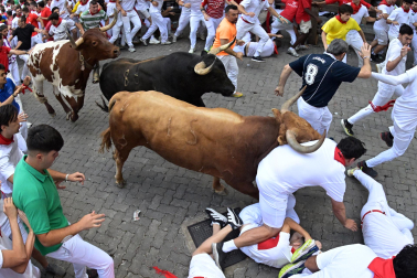 Fotos del sexto encierro de San Fermín 2026 en Pamplona