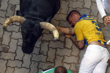 Fotos del sexto encierro de San Fermín 2026 en Pamplona