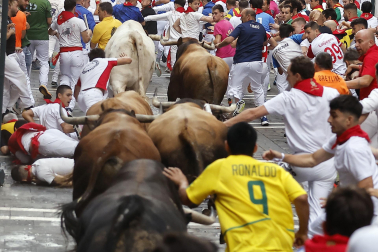 Fotos del sexto encierro de San Fermín 2026 en Pamplona